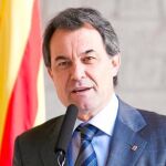 El president defendió la inmersión lingüística antes de participar en la procesión de la Virgen de la Cinta en Tortosa