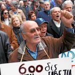 La UE sospecha de Grecia y aplaza de nuevo el rescate