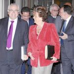 La alcaldesa, ayer, antes de comparecer ante los medios