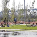 Los madrileños ya disfrutan de las tres piscinas ovaladas del parque La Arganzuela