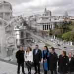 VISTAS DE LUJO. Gallardón y su equipo de Gobierno posaron en la terraza del edificio