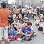 En la asamblea ilegal de ayer se decidió repetir la manifestación hoy a las ocho de la tarde