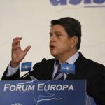 Trillo cree que ni PP ni PSOE deben poner condiciones previas