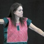 Julie Taymor durante el ensayo