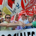 Los empleados públicos de la Comunidad recorrieron las principales calles de la capital murciana hasta llegar a las puertas de la Delegación del Gobierno