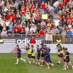 Locura en Granada. La Selección se entrenó ante 13.000 aficionados en Los Cármenes