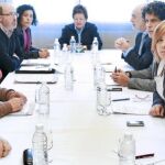 Elena Valenciano (segunda por la derecha), en la reunión con colectivos que respaldan al Frente Polisario
