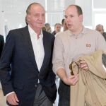 Don Juan Carlos ha coincidido en numerosas ocasiones con Alberto II. En la imagen, en el puerto de Valencia en 2007