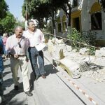 El candidato del PP a la Alcaldía, durante su visita al edificio abandonado