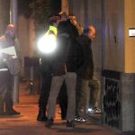 Pere P. P., acompañado por varios Mossos, llega al bar La Canya
