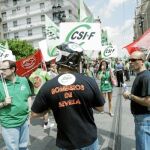 Humor, pese a los recortes salariales