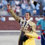 David Mora, en imagen de archivo, pasea una oreja