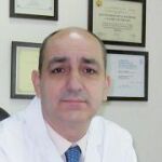 «Tomar muchos antibióticos altera la flora intestinal»