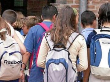 VUELTA al cole. Hoy inician el curso las clases de Primaria y a partir del miércoles harán lo propio las de Secundaria