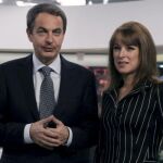 José Luis Rodriguez Zapatero, acompañado por la directora de informativos de Antena 3, Gloria Lomana