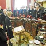 De la Vega tomó posesión en el Consejo de Estado en un acto multitudinario