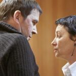 Otegi, junto a su abogada, durante su juicio por enaltecimiento del terrorismo en 2007