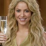 La cantante, de dorado en el spot de Freixenet