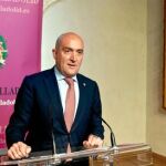 El nuevo presidente de la Diputación de Valladolid, Jesús Julio Carnero, en su primera rueda de prensa, tras asumir el cargo
