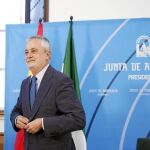 Griñán aún confía en la remontada del PSOE-A