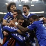 Los jugadores celebran los goles
