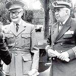 El teniente general Santiago Díaz de Mendívil, que se apartó del golpe cuando oyó los disparos en el Congreso, junto al capitán de navío Camilo Menéndez, que se sumó a los sublevados