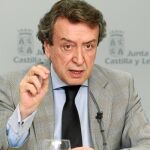 José Antonio de Santiago Juárez informa de los acuerdos adoptados en el Consejo de Gobierno