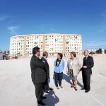 La alcaldesa de Valencia, durante una visita a la zona afectada por la ampliación de la avenida de Blasco Ibáñez