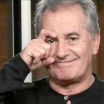 Víctor Manuel es uno de los cinco miembros de la Comisión e hizo campaña por el PSOE