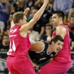 Banic, entre dos rivales