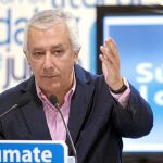 El presidente del PP andaluz, Javier Arenas, ayer en un acto en la capital malagueña