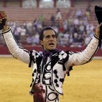 El torero de Orduña, paseó la única oreja del festejo de ayer