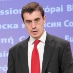 Bruselas insiste en que España debe cumplir el déficit