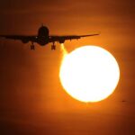 Se intenta tirar de un avión para hablar con Dios