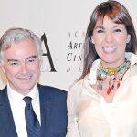 Mabel Lozano y Eduardo Campoy, en la entrega de la Medalla de Oro 2012