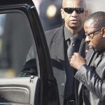 Por qué abandonó Bobby Brown el funeral de Whitney Houston