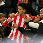 El centrocampista portugués del Atlético de Madrid, Luis Miguel Fernandes "Pizzi", celebra su gol, el primero de su equipo