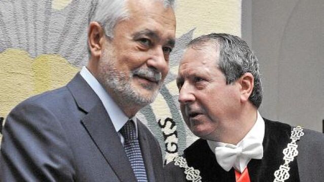 La juez imputa a cinco cargos de la Consejería de Empleo de la Junta