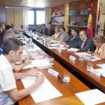 Sin acuerdo político ni social pero con ánimo de consenso