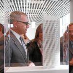 El presidente de Puig ante la maqueta de la nueva sede del grupo, que estará terminada en 2014, año del centenario de la compañía