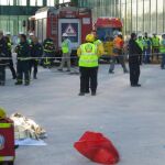 Un muerto y dos heridos al caerse un andamio de 25 metros