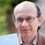 El itinerario poético y vital de Ricardo Ruiz ve la luz en «Los vencidos»