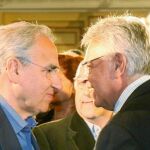 Alfonso Guerra y Felipe González, en la celebración del 25 aniversario de la primera victoria socialista, en 2007