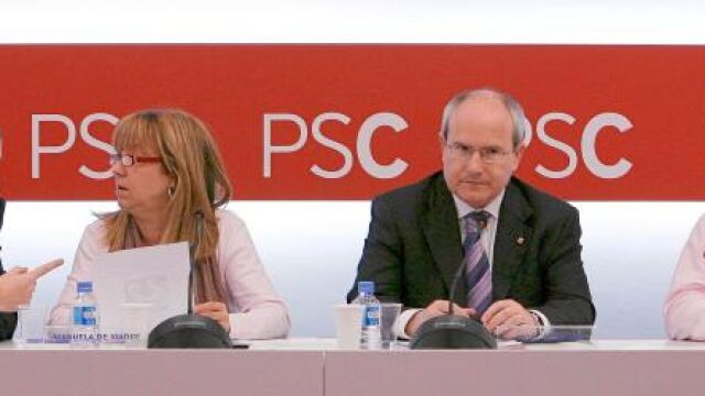 La dirección del PSC tiene que diseñar una nueva cúpula que no rebele a la militancia, al mismo tiempo que formar las candidaturas para las próximas elecciones generales