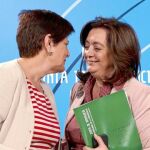 Las consejeras de Obras Públicas, Josefina Cruz, y de Presidencia, Mar Moreno, ayer tras el Consejo de Gobierno de la Junta