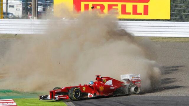 Alonso, fuera de carrera