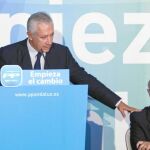 Arenas y Montoro, ayer, en la reunión del grupo económico del PP andaluz