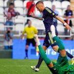 En el minuto 13, Karim Benzema no tuvo más que empujar el excelente centro de Di María para marcar el primer gol del Real Madrid