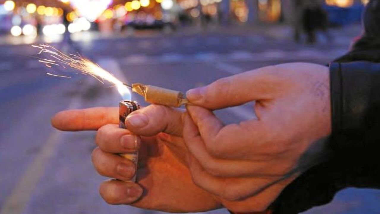 ¿Se dice «buscapiés» o «buscapié»? Esta es la respuesta según la RAE