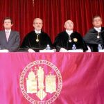 El conseller de Sanidad, Luis Rosado, el conseller de Educación, José Císcar, el rector de la UV, Esteban Morcillo, junto a los rectores de la UPV, la UMH y la VIU